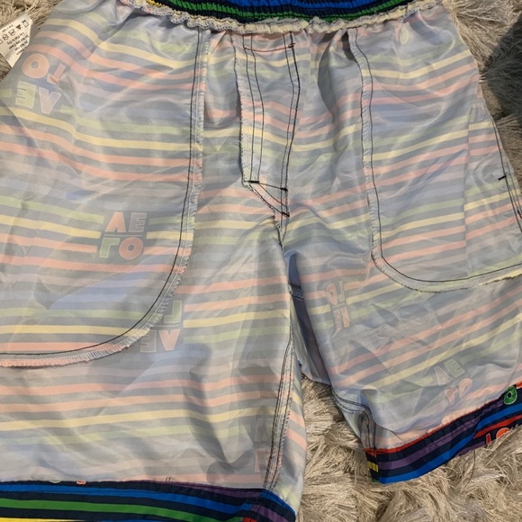 Preowned men’s 2xist size small bathing suit. - Picture 4 of 4